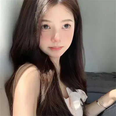 她来到我身边